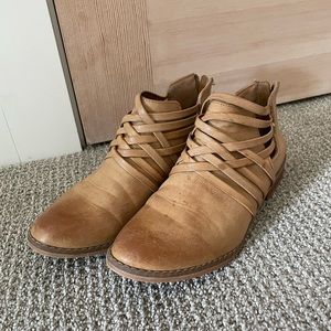 Rocket Dog brown booties (faux leather)